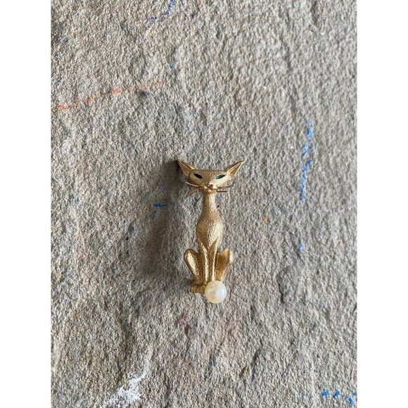Vintage Marcel Boucher 7871 Siamese Cat Genuine Pearl Pin Brooch Gold Tone - Picture 4 of 7
